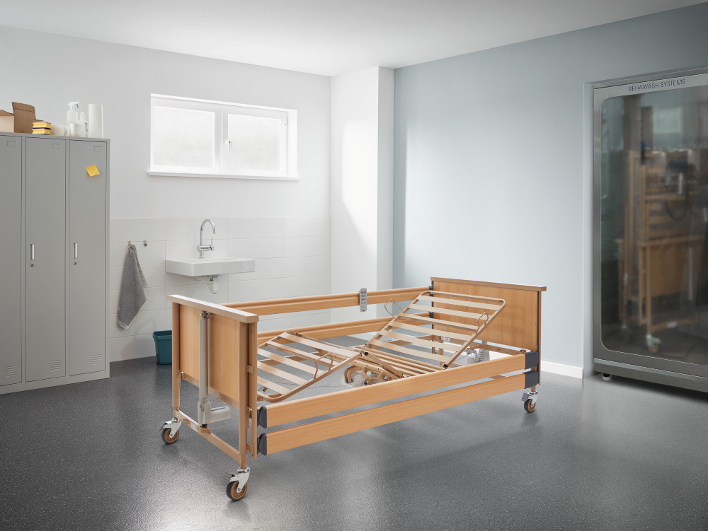 Pflegebett DALI wash 90x200 cm Holz – Bild 2