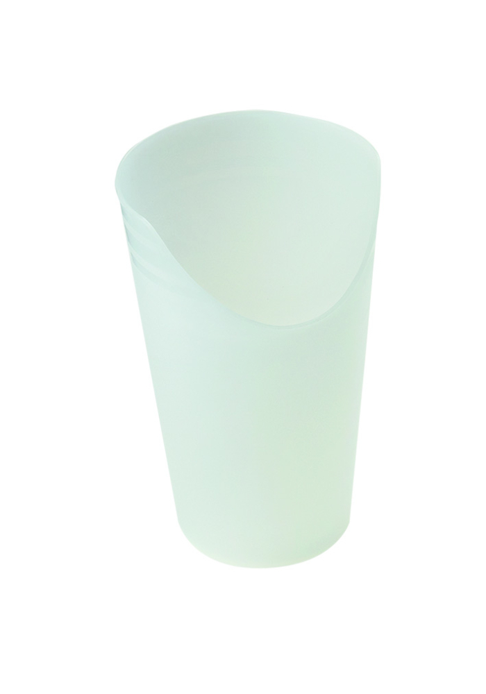 Trinkbecher mit Nasenausschnitt – Bild 2