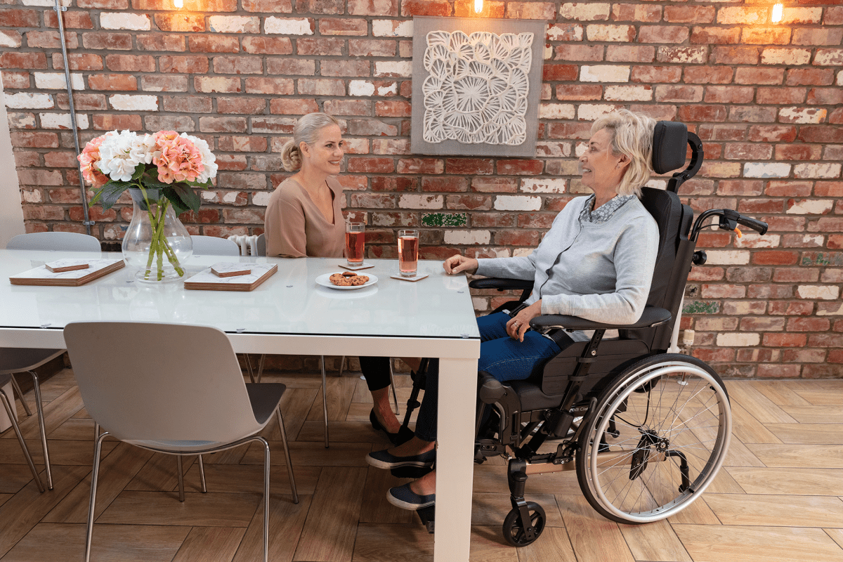 Multifunktions- u. Lagerungsrollst. Rea Clematis Pro, m.TrBr.,Therapietis. & Pelotten perlmuttbeige – Bild 5