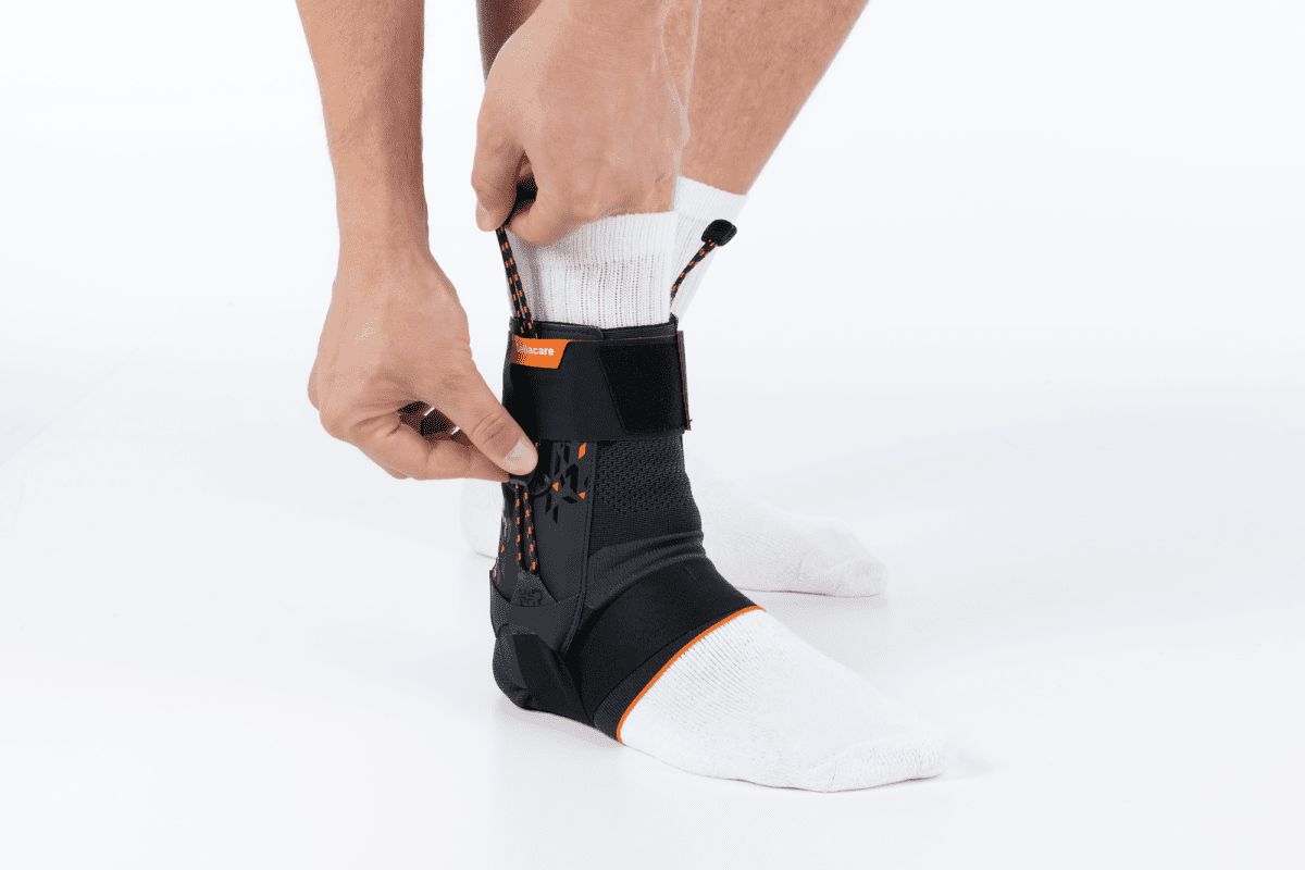 Sprunggelenkorthese Cellacare Malleo Control Expert anthrazit – Bild 3