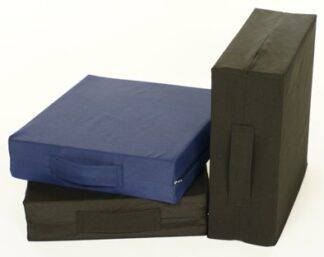 Sitzerhöhung / Sitzkissen mit Reißverschluss und Griff, 40 x 43 cm aus festem Verbundschaum Ausf.: Höhe 15 cm  Farbe: schwarz